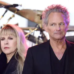 Stevie Nicks e Lindsey Buckingham, icone dei Fleetwood Mac, sul palco.