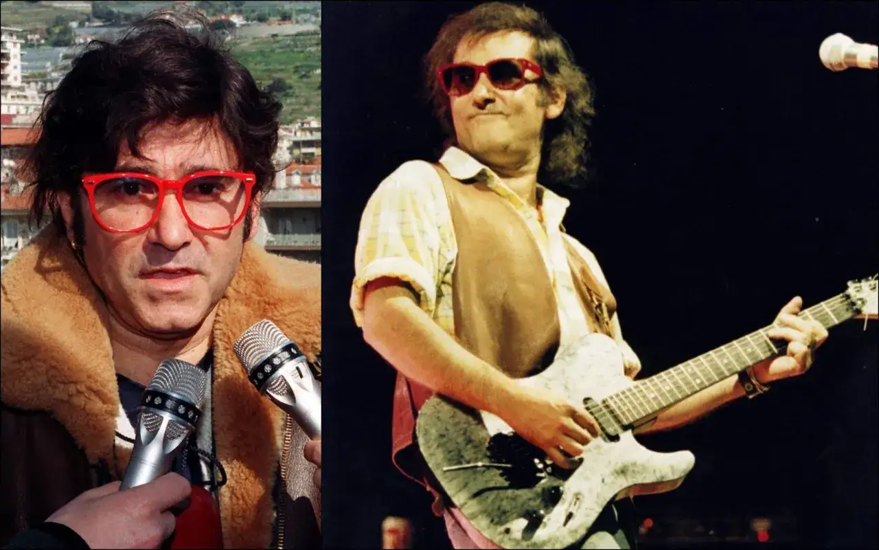 Ivan Graziani, con occhiali rossi, parla ai microfoni e poi suona la chitarra sul palco, un'icona delle canzoni di Ivan Graziani.
